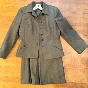 Elegant Green Wool Suit Set